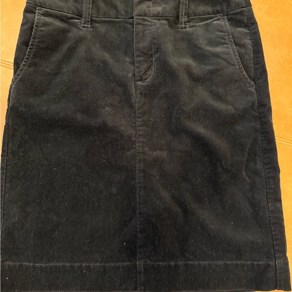Eddie Bauer black corduroy size women’s six 6 miniskirt. - Picture 1 of 4